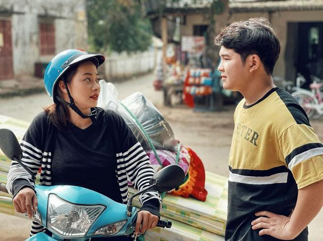 Cặp đôi Núi- Hoa mang lại nhiều tiếng cười thư giãn cho khán giả. Cặp đôi Núi- Hoa mang lại nhiều tiếng cười thư giãn cho khán giả.