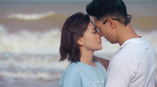 Khán giả tò mò mối quan hệ của Nam và Long trong "Hương vị tình thân" phần 2. Khán giả tò mò mối quan hệ của Nam và Long trong "Hương vị tình thân" phần 2.