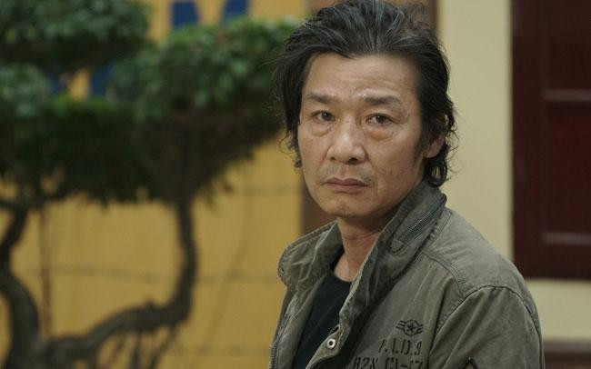 Tạo hình ông bố trong "Hương vị tình thân" của diễn viên Võ Hoài Nam toát lên vẻ phong trần, bụi phủi. Tạo hình ông bố trong "Hương vị tình thân" của diễn viên Võ Hoài Nam toát lên vẻ phong trần, bụi phủi.