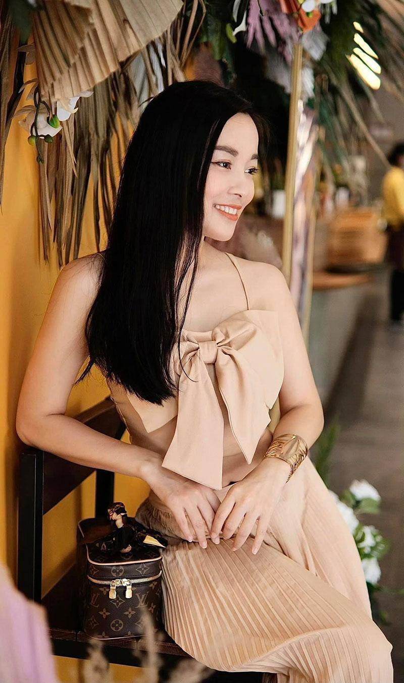 Nhan sắc trẻ trung, xinh đẹp ngoài đời thường của diễn viên Minh Hương.