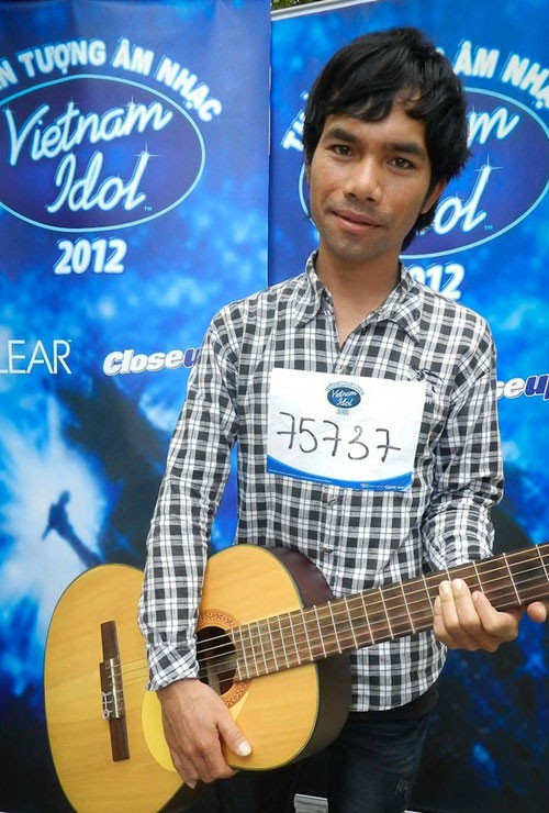 Ya Suy ngày đầu tại vòng loại cuộc thi Vietnam Idol với ca khúc I’m yours. Bằng chính sự hồn nhiên, chân thật, Ya Suy đã gây ấn tượng mạnh mẽ và đã chinh phục được ca sĩ Mỹ Tâm nhưng lại bị Quốc Trung đánh trượt vì lo sợ showbiz sẽ làm hỏng một con người chân phương như Ya Suy