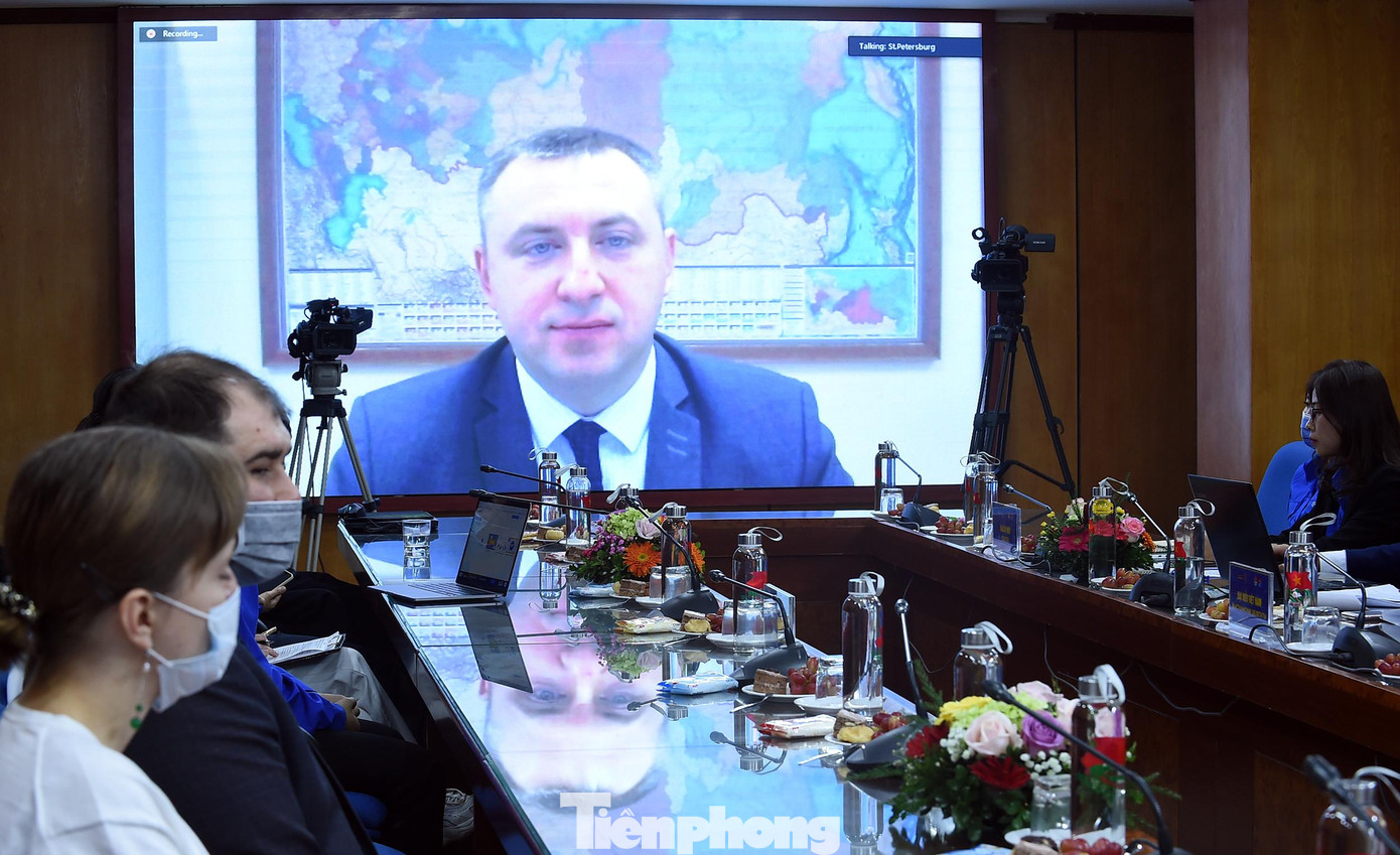 Anh Andrey Ivanovich Platonov phát biểu tại chương trình. Ảnh: Xuân Tùng