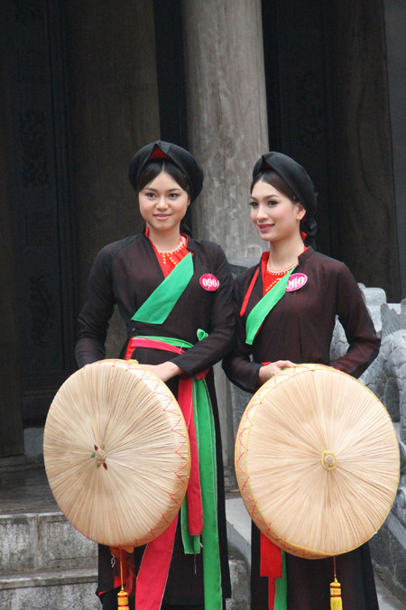 Chị Hai, chị Ba quan họ…