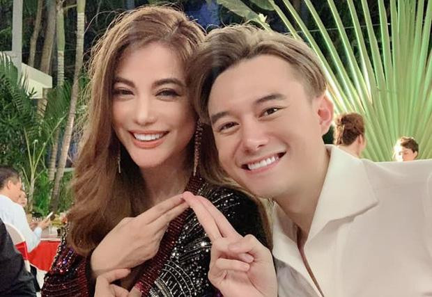 Dù không phô trương tình cảm nhưng người hâm mộ vẫn nhận ra sự chiều chuộng đặc biệt của Anh Dũng dành cho Trương Ngọc Ánh thông qua những cử chỉ ân cần và lời khen ngọt ngào.