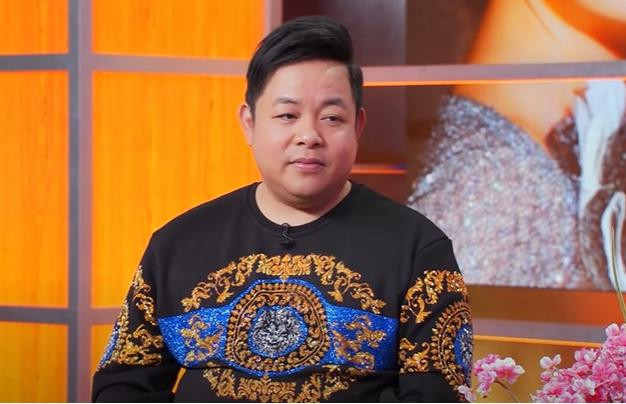 Quang Lê phủ nhận tin đồn sở hữu biệt thự dát vàng trị giá 200 tỷ. Quang Lê phủ nhận tin đồn sở hữu biệt thự dát vàng trị giá 200 tỷ.