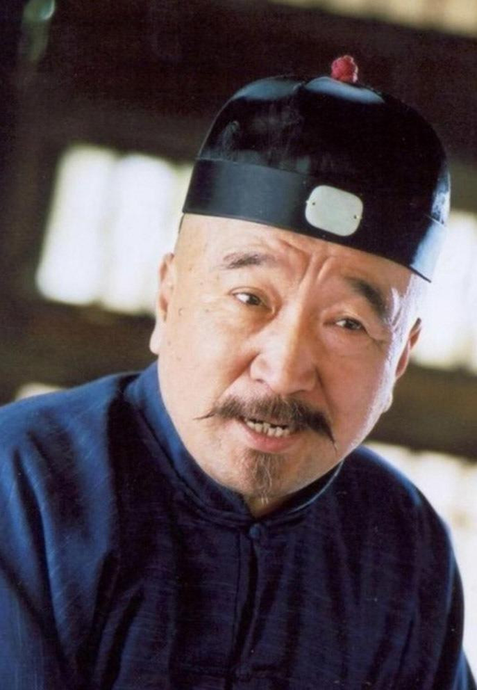 Lý Bảo Điền trong phim "Tể tướng Lưu gù". Lý Bảo Điền trong phim "Tể tướng Lưu gù".