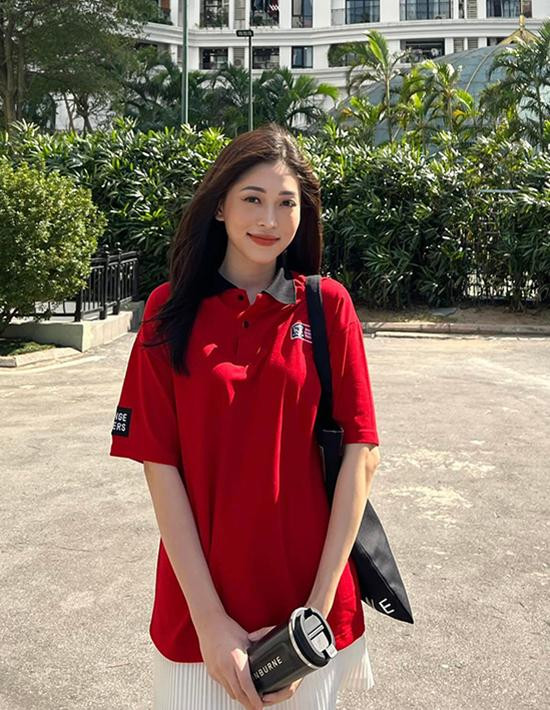 Tháng 11/2021, Phương Nga tiếp tục con đường học hành bằng cách ghi danh vào chuyên ngành truyền thông tại Đại học Công nghệ Swinburne Vietnam. Quyết định học thêm một bằng đại học nữa, Phương Nga xác định chặng đường phía trước sẽ rất bận rộn khi vừa đi làm vừa đi học.