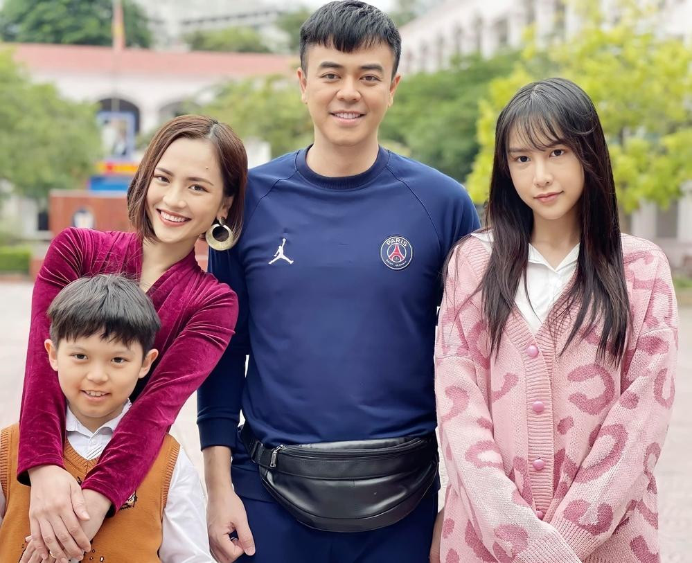 Gia đình của MC Tuấn Tú trong phim "Anh có phải đàn ông không?".