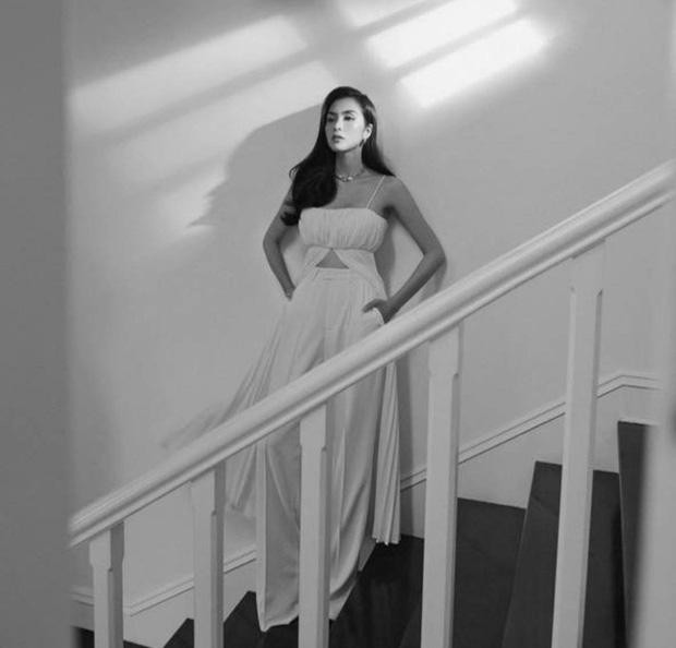 Vốn quen với một Tăng Thanh Hà kín đáo, nhẹ nhàng, nên nhiều người không khỏi bất ngờ trước sự phá cách lần này của cô.