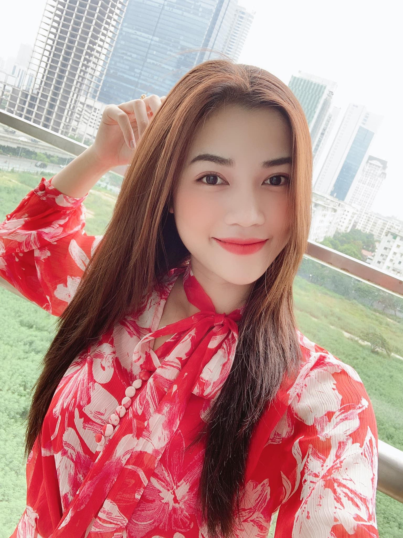 Nguyễn Anh Đào sinh năm 1996, là cựu sinh viên trường Đại học sân khấu điện ảnh, cô hiện công tác tại Nhà hát kịch Việt Nam.