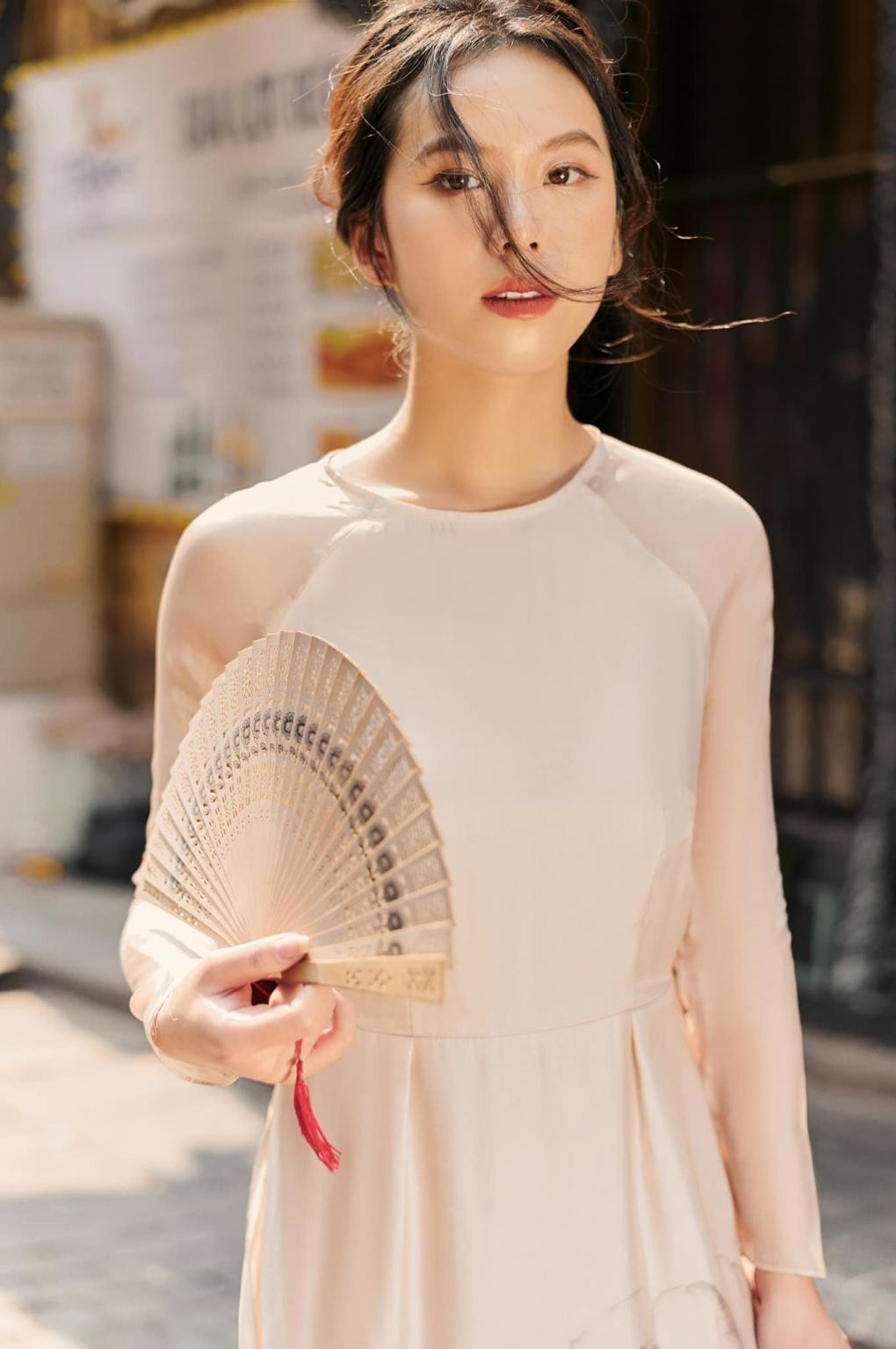 Huyền Linh chia sẻ cô từng bỏ lỡ nhiều cuộc thi nhan sắc. Năm nay, cô quyết tâm thử sức và chinh phục vương miện Hoa hậu Thế giới Việt Nam.