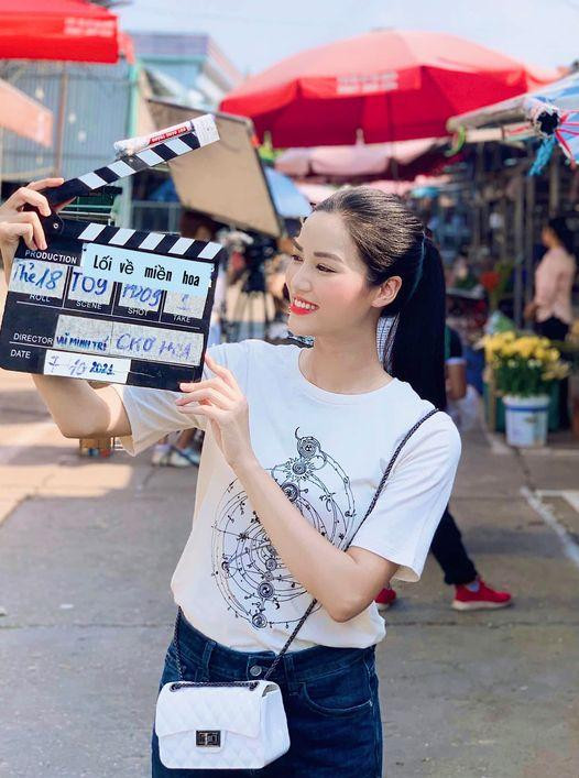 Vai nữ chính Thanh trong phim “Lối về mùa hoa” do diễn viên trẻ Nguyễn Anh Đào đảm nhận vừa lên sóng đã nhận được sự quan tâm của nhiều khán giả.