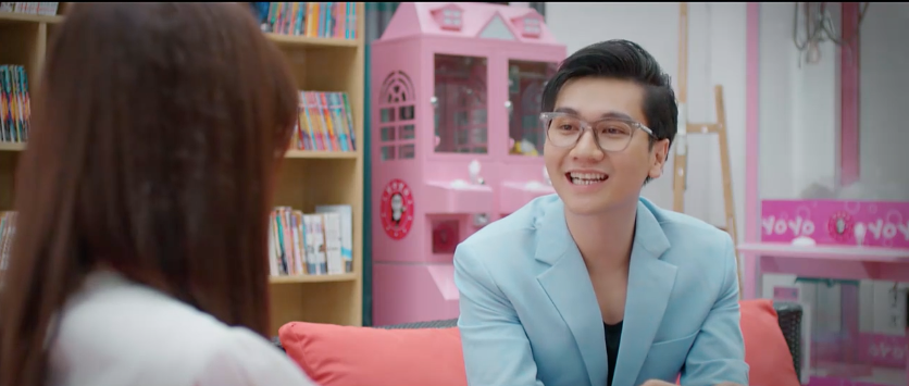 Dù là MC quen thuộc trên sóng VTV qua các chương trình như "Ghế không tựa", "Ngày xưa Chill phết", "Bữa trưa vui vẻ"... nhưng đây là lần đầu MC Công Tố đóng phim. Nam MC chia sẻ trên trang cá nhân: "Cách đây 14 năm mình lên TV lần đầu tiên vậy mà sau hơn 1 thập kỷ, xuất hiện trên sóng truyền hình mình vẫn hồi hộp như một đứa trẻ vậy. Cảm ơn vì một kỷ niệm rất đẹp với phim truyền hình Việt Nam".