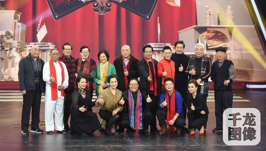 Các diễn viên của "Tây Du Ký" tái hợp trong một chương trình truyền hình. Các diễn viên của "Tây Du Ký" tái hợp trong một chương trình truyền hình.