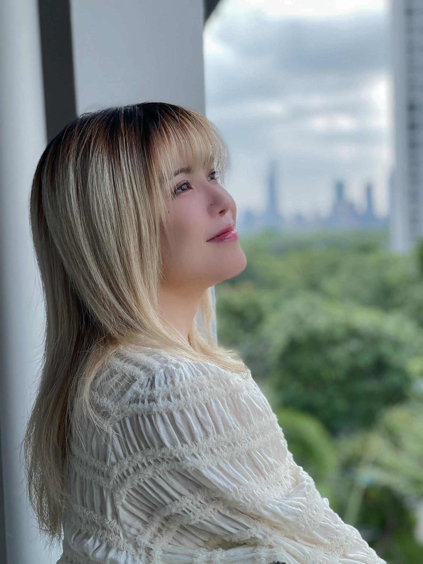 Có thể thấy sau 1 năm đầy sóng gió cùng ồn ào “trà xanh”, Thiều Bảo Trâm nay đã lấy lại năng lượng vui vẻ, yêu đời hơn. Có thể thấy sau 1 năm đầy sóng gió cùng ồn ào “trà xanh”, Thiều Bảo Trâm nay đã lấy lại năng lượng vui vẻ, yêu đời hơn.