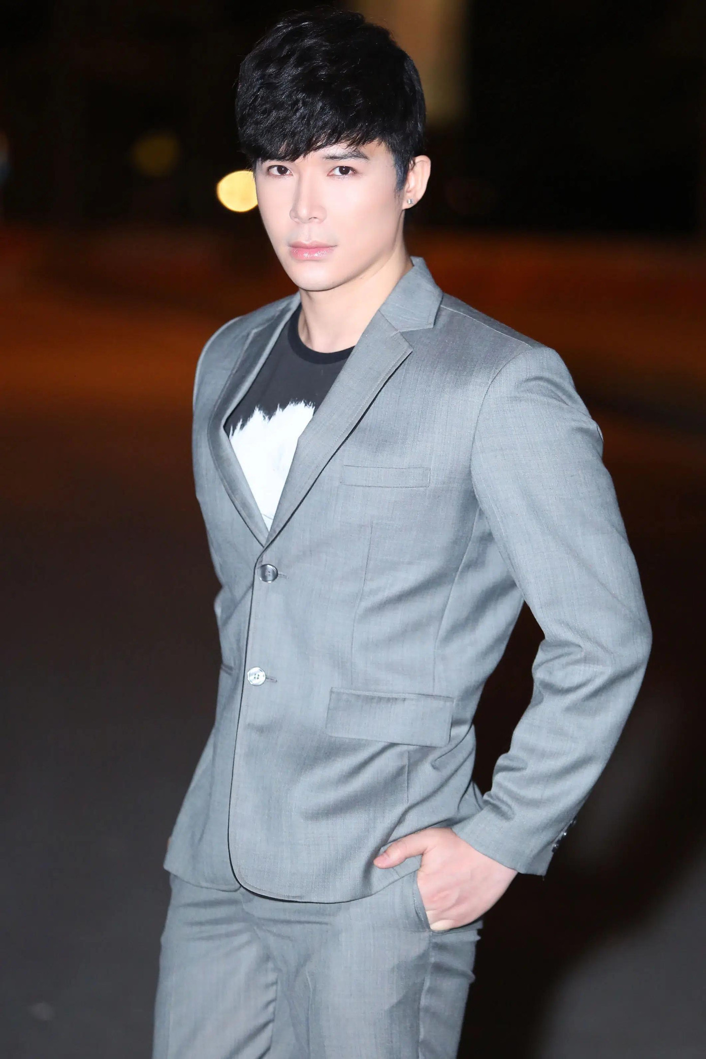 Nathan Lee được dân mạng đặc biệt chú ý trong năm 2021 với những vụ việc ồn ào trong showbiz. Nam ca sĩ cũng được nhớ đến với những lần chi tiền mua lại loạt hit làm nên tên tuổi của Cao Thái Sơn, Thủy Tiên. Nathan Lee được dân mạng đặc biệt chú ý trong năm 2021 với những vụ việc ồn ào trong showbiz. Nam ca sĩ cũng được nhớ đến với những lần chi tiền mua lại loạt hit làm nên tên tuổi của Cao Thái Sơn, Thủy Tiên.