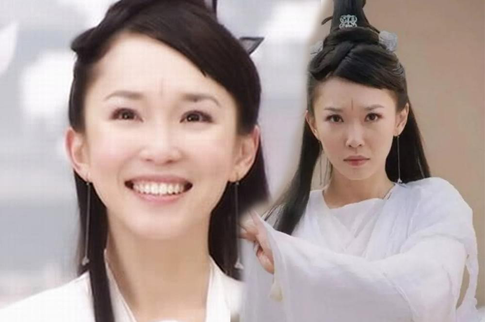 Phạm Văn Phương mang vẻ đẹp giản dị trong trang phục trắng khi hóa thân thành Hằng Nga.