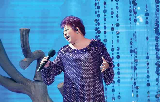 Ca sĩ Hà Lan Phương trở lại sân khấu cùng ca khúc "Bên em là biển rộng".