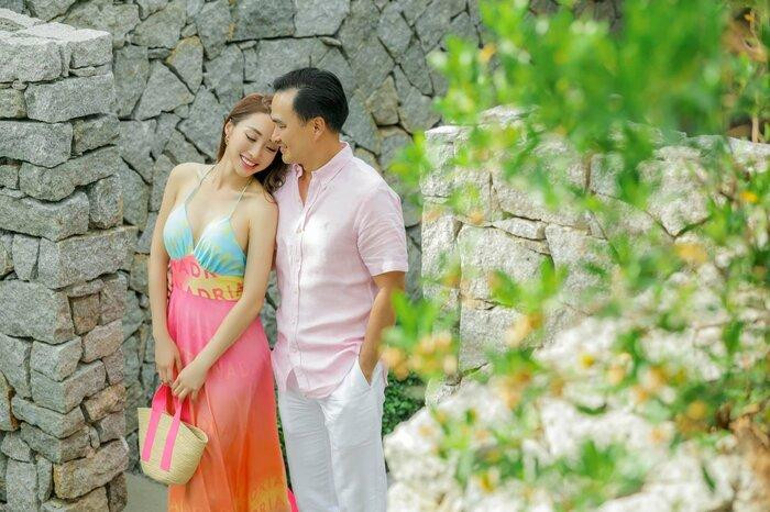 Được biết, con trai lớn của Chi Bảo cùng vợ cũ mới tốt nghiệp cấp 3 tại Mỹ. Anh chuẩn bị đón chào nhóc tỳ thứ hai với vợ mới ở tuổi 48.