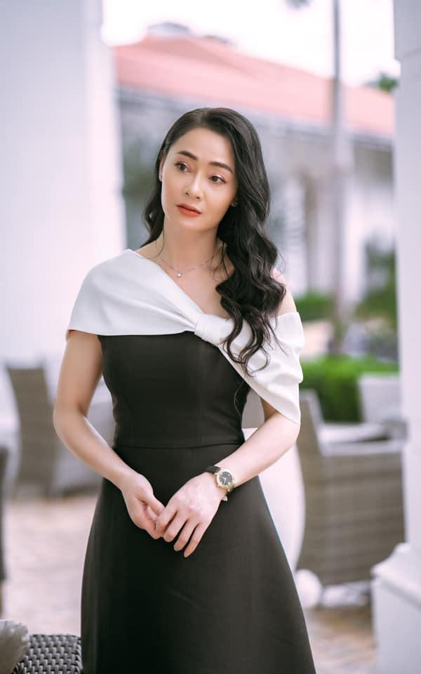 Quách Thu Phương trẻ trung và xinh đẹp ở tuổi U50.