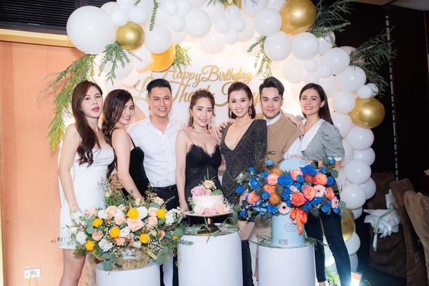 Việt Anh, Quỳnh Nga, Lã Thanh Huyền, Vân Hugo, Huyền Lizzie, Phanh Lee, MC Thái Dũng là một trong những hội bạn thân đình đám nhất trong làng giải trí miền Bắc. Việt Anh, Quỳnh Nga, Lã Thanh Huyền, Vân Hugo, Huyền Lizzie, Phanh Lee, MC Thái Dũng là một trong những hội bạn thân đình đám nhất trong làng giải trí miền Bắc.