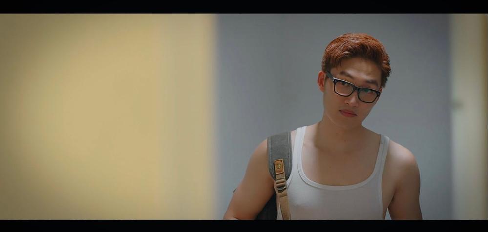 Chia sẻ trong buổi họp báo phim, Đình Tú cho biết: "Thực ra đây là vai diễn mang màu khác với các vai diễn Tú từng tham gia. Trước đó khán giả cũng nói rằng sao trông đẹp trai như này mà toàn vào vai trẻ trâu, khởi nghiệp không thành công,... Thì vai này đúng là vai mà Tú "lột xác" nhưng vẫn có một đặc điểm chung với vai trước là em cho thêm vào bộ sưu tập của mình một máy bay".