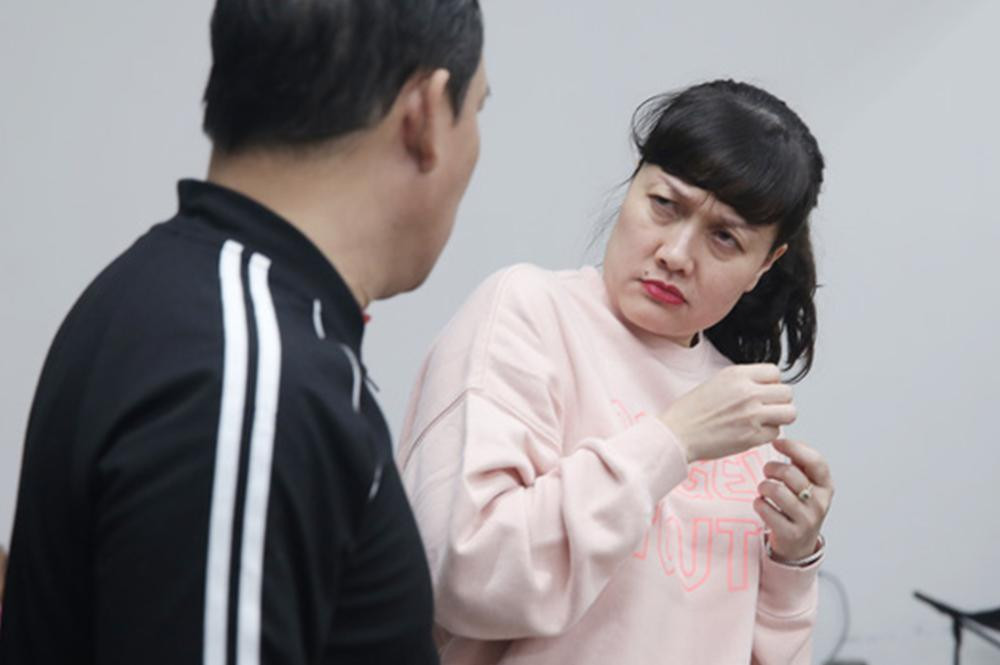 Năm nay, nghệ sĩ Vân Dung tiếp tục là bóng hồng duy nhất trong dàn Táo chính. Nữ nghệ sĩ vẫn luôn diễn hết mình trong các buổi tập. Ở những năm trước, Vân Dung thường đảm nhận qua nhiều vị trí như Táo Y tế, Táo Giáo dục, Táo xã hội, Táo Tiêu dùng, Táo cộng đồng... và nổi bật nhất với hình ảnh Táo Y tế.