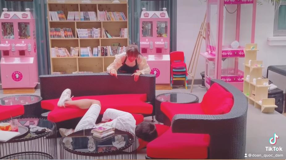 Phân cảnh khiến khán giả bật cười của Ngọc Huyền và Doãn Quốc Đam.