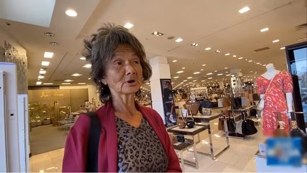 Trước đó, Kim Ngân xuất hiện khỏe mạnh và tươi tắn trong các clip được em họ đăng tải.