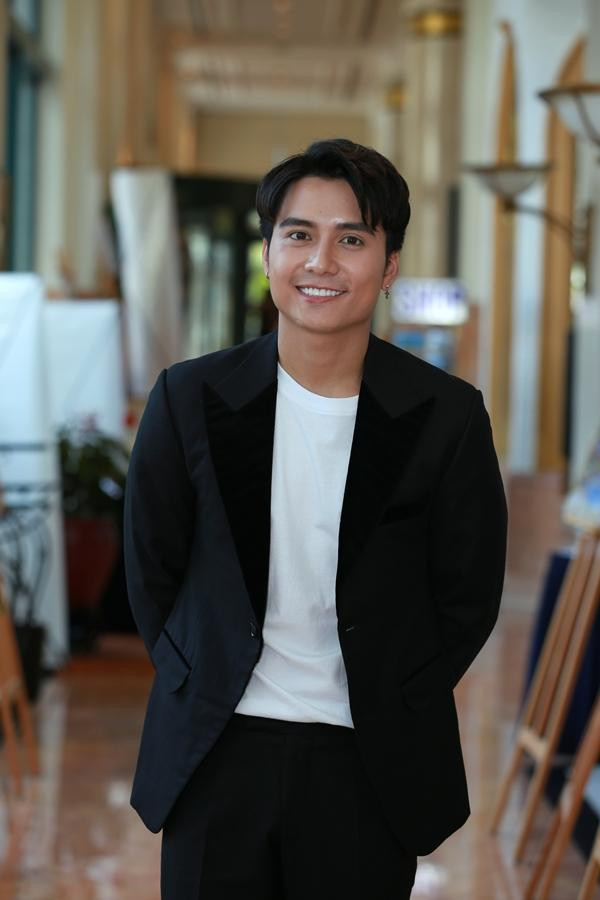 Mạnh Quân trở lại trẻ trung với vai Bão.