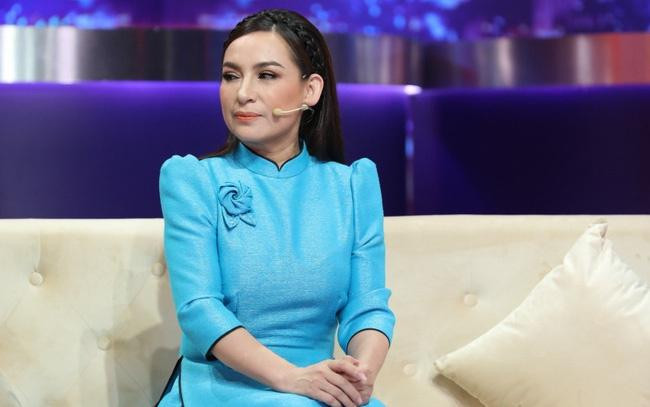 Nhiều thông tin sai sự thật về sức khỏe của ca sĩ Phi Nhung được tung ra khiến khán giả hoang mang. Nhiều thông tin sai sự thật về sức khỏe của ca sĩ Phi Nhung được tung ra khiến khán giả hoang mang.