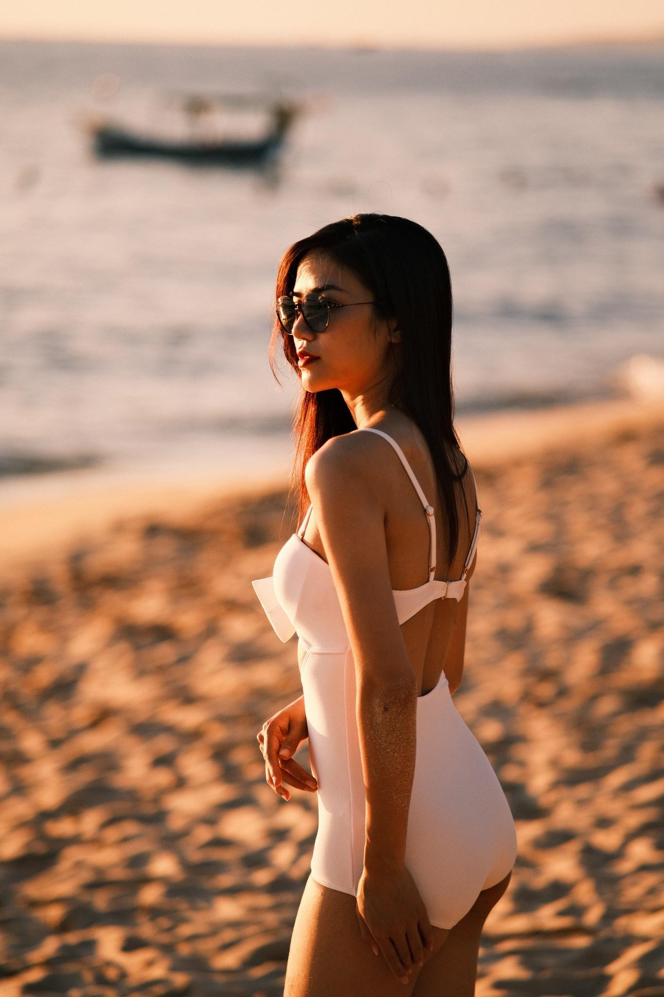 Dưới bài đăng, dàn diễn viên “Lối về miền hoa” và khán giả tỏ ra vô cùng thích thú và bất ngờ trước hình ảnh khác lạ của Thanh "đanh đá”. Diễn viên Huy Bách - bạn trai cũ của nhân vật Thanh bình luận: “Thế này mà mình lại bỏ, đúng là dại dột mà”. Diễn viên Thanh Bình dí dỏm chia sẻ: ”Về đợt này chắc tốn phấn lắm đây…”. Đạo diễn Vũ Minh Trí cũng không khỏi bất ngờ: ”Tớn lên haha”.