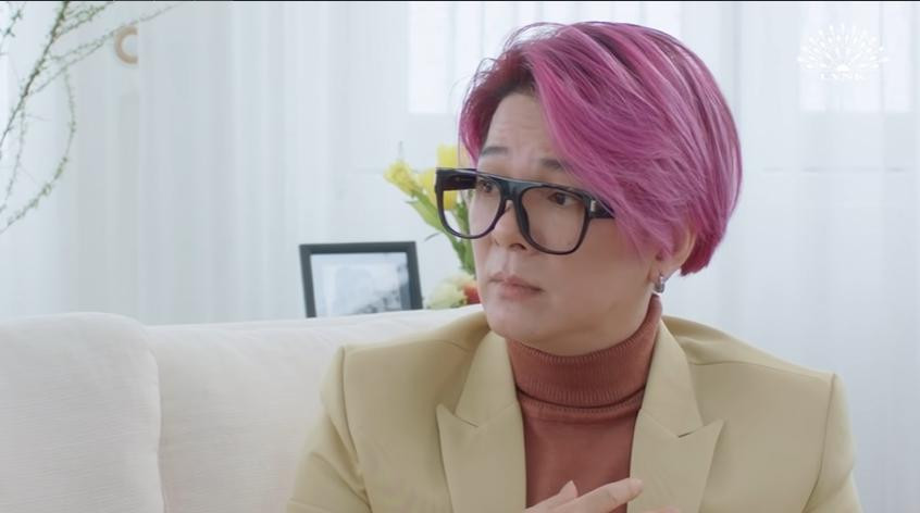 Vũ Hà thoải mái tâm sự về cuộc sống và sự nghiệp cùng đàn em.