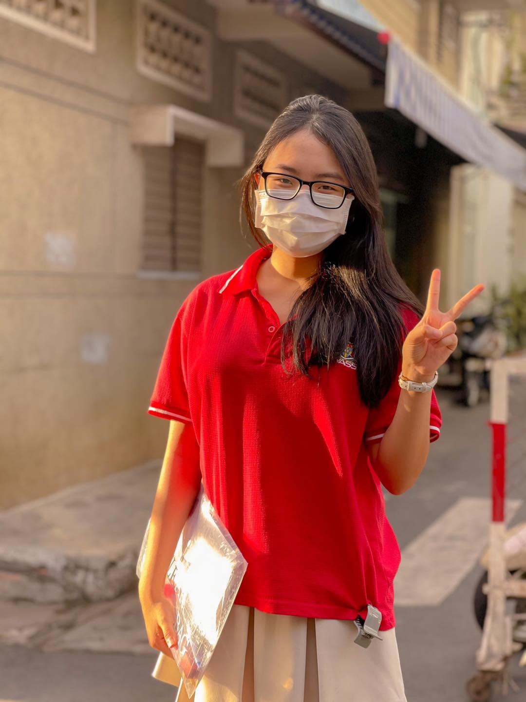 Nữ ca sĩ vô cùng vui mừng và muốn hét thật to khi đạt được số điểm ngoài mong đợi, Nữ ca sĩ vô cùng vui mừng và muốn hét thật to khi đạt được số điểm ngoài mong đợi,