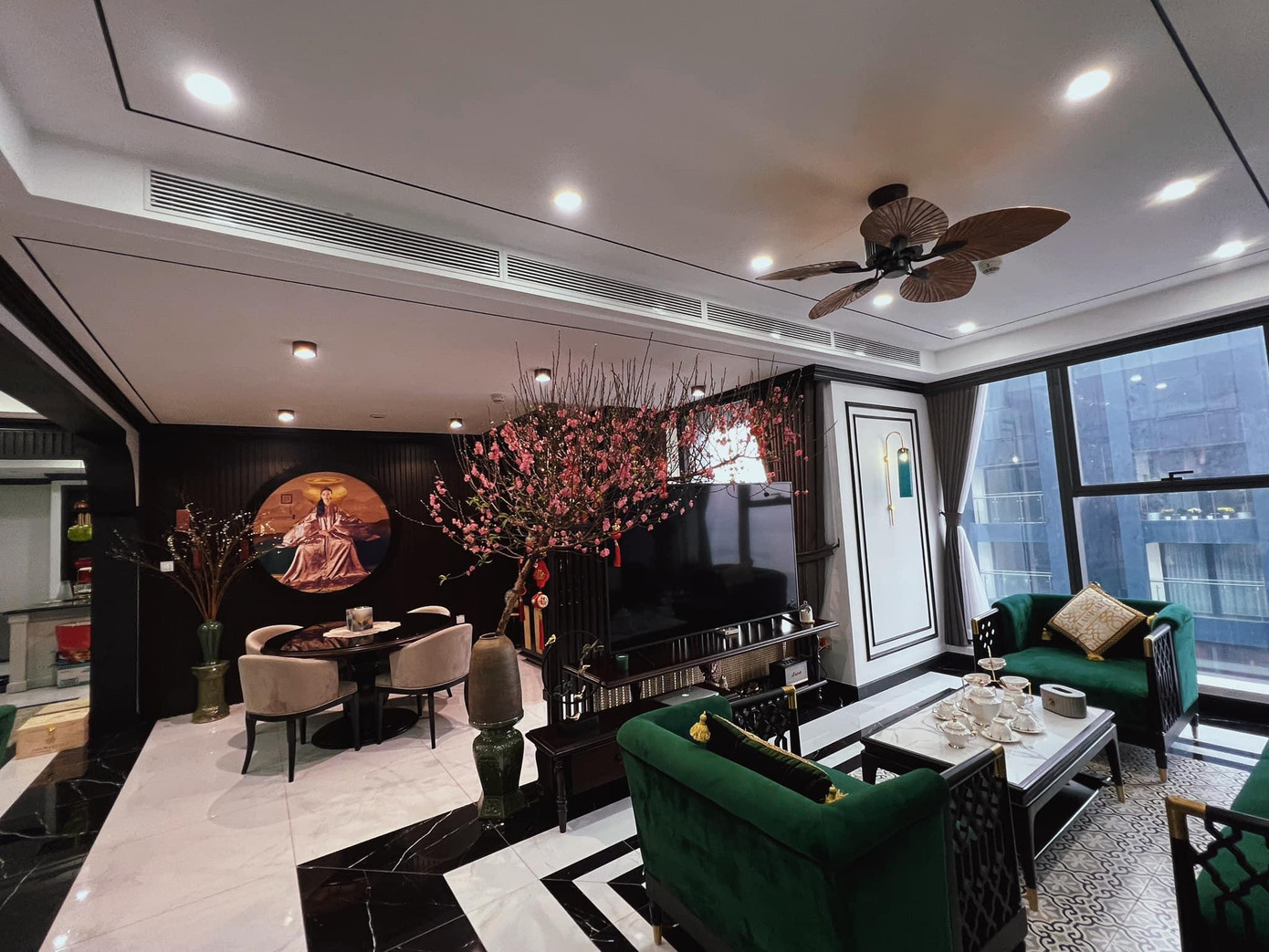 Cô viết trên trang cá nhân: “Góc nào cũng thấy Tết, tinh tươm rồi về với bố mẹ thôi”.