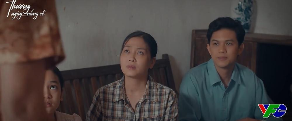 Thế Nguyên chính là nam diễn viên đóng vai Mậu - chồng của bà Nga thời trẻ. Dù chỉ xuất hiện ở 4 tập đầu nhưng anh chàng để lại dấu ấn nhờ lối diễn rất tự nhiên, ổn định và đặc biệt là vẻ điển trai đậm chất thư sinh rất hợp với nhân vật.