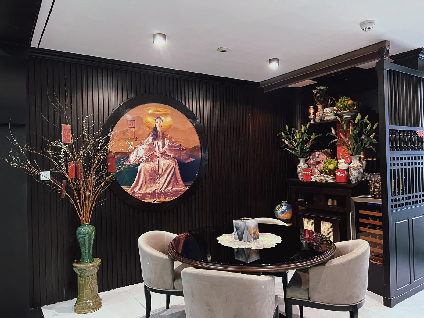 Diễn viên Phương Oanh chia sẻ ảnh trang trí nhà để chuẩn bị về quê đón Tết cùng bố mẹ.