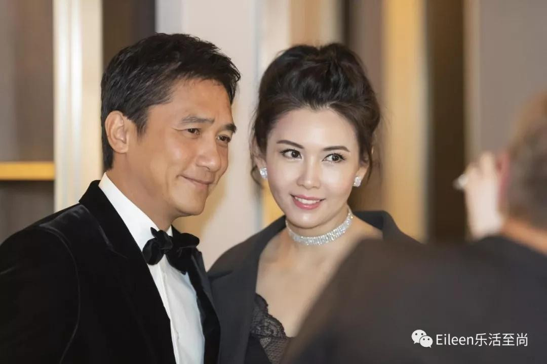 Dù đã bước sang tuổi 51 nhưng nhan sắc đỉnh cao của "bom sex" một thời khiến dân tình phải thán phục.