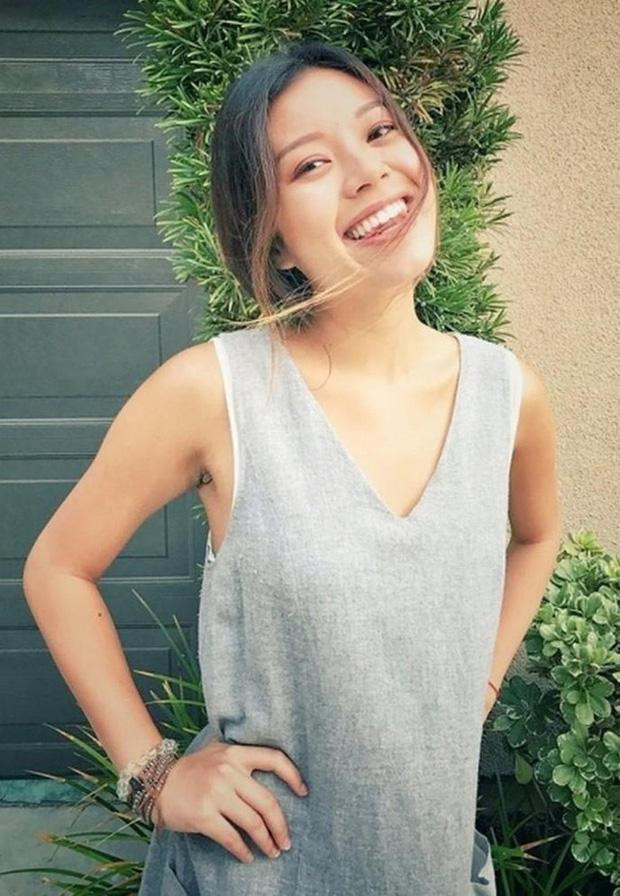 Vicky Phương Vân sinh năm 1996. Sống ở nước ngoài từ nhỏ, mang vẻ đẹp Phương Tây rất đặc trưng như làn da rám nắng, vóc dáng cao ráo khỏe khoắn.