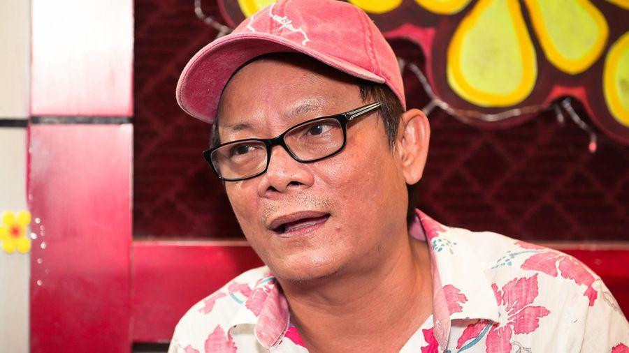 Tấn Hoàng là cái tên nổi tiếng ở thập niên 90 và có nhiều năm kinh nghiệm trên sân khấu kịch.