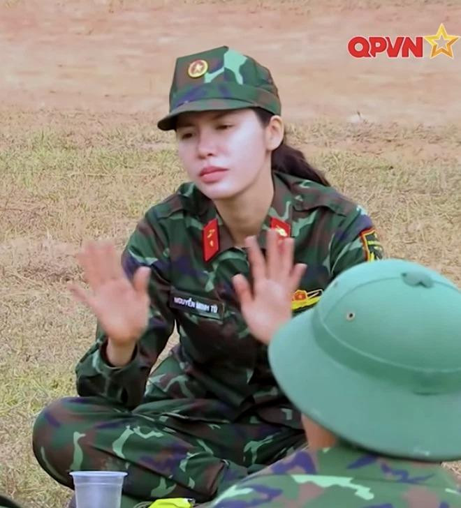 Minh Tú khác biệt khá nhiều khi để mặt mộc. Minh Tú khác biệt khá nhiều khi để mặt mộc.