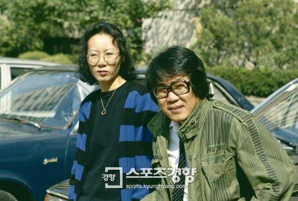 Youn Yuh Jung và chồng cũ Jo Young Nam. Youn Yuh Jung và chồng cũ Jo Young Nam.