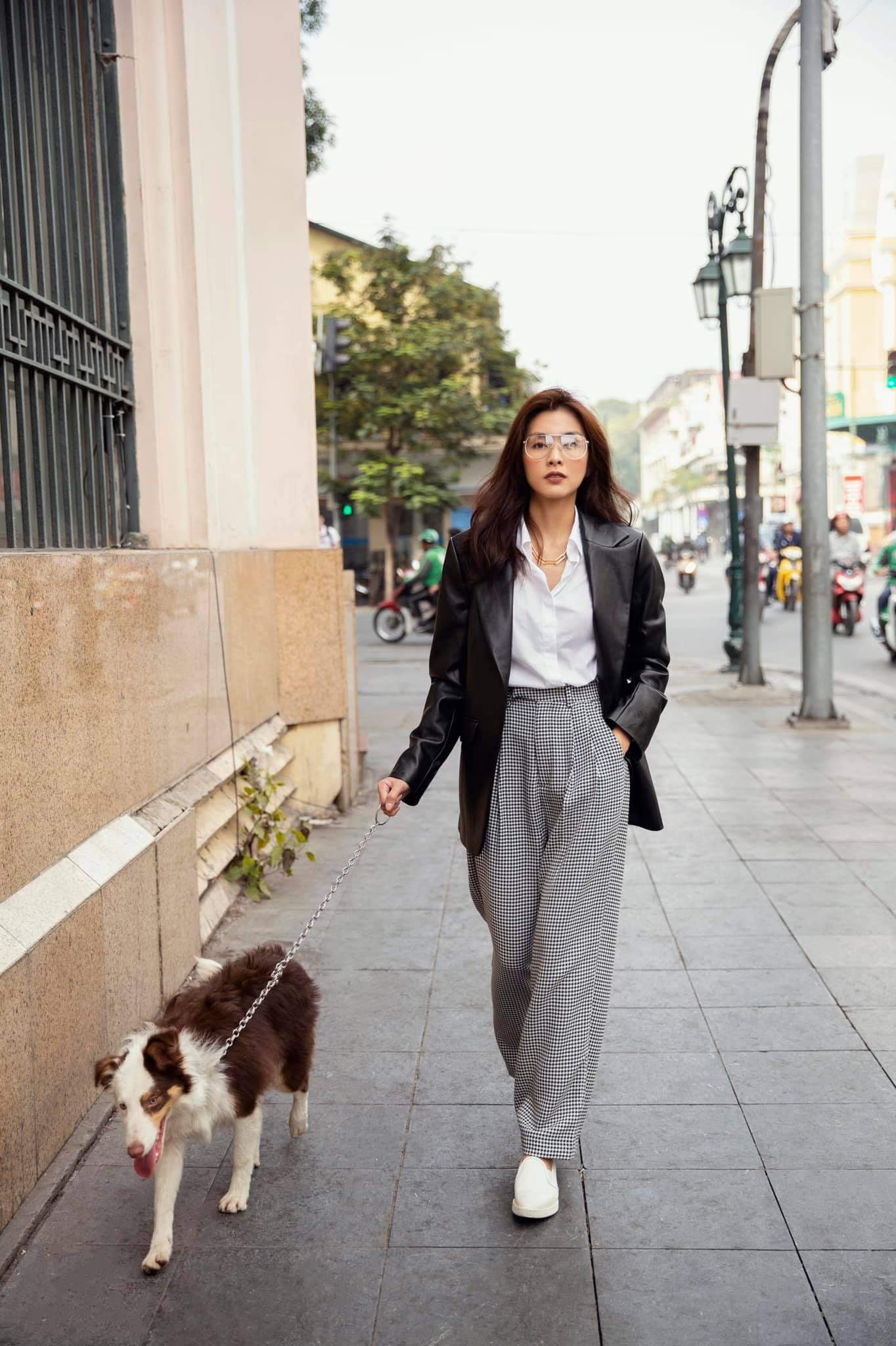 Trên trang cá nhân, nữ diễn viên thường xuyên chia sẻ những hình ảnh đời thường cùng phong cách thời trang ấn tượng.