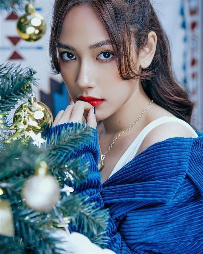 Cara Phương hiếm khi xuất hiện với mặt mộc. Cara Phương hiếm khi xuất hiện với mặt mộc.