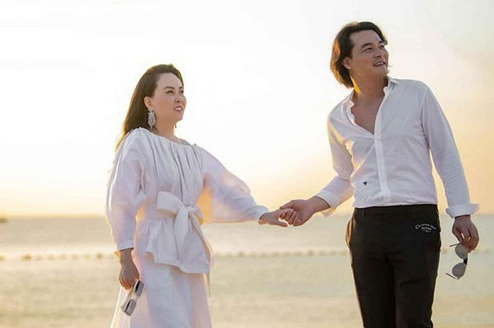 Hậu chia tay, cặp đôi thường xuyên nhắc đến nhau làm dấy lên nghi vẫn tái hợp. Hậu chia tay, cặp đôi thường xuyên nhắc đến nhau làm dấy lên nghi vẫn tái hợp.