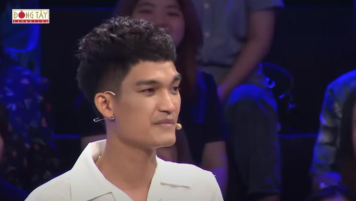 Mặc Văn Khoa lên tiếng giải thích khiến cả trường quay bật cười. Mặc Văn Khoa lên tiếng giải thích khiến cả trường quay bật cười.