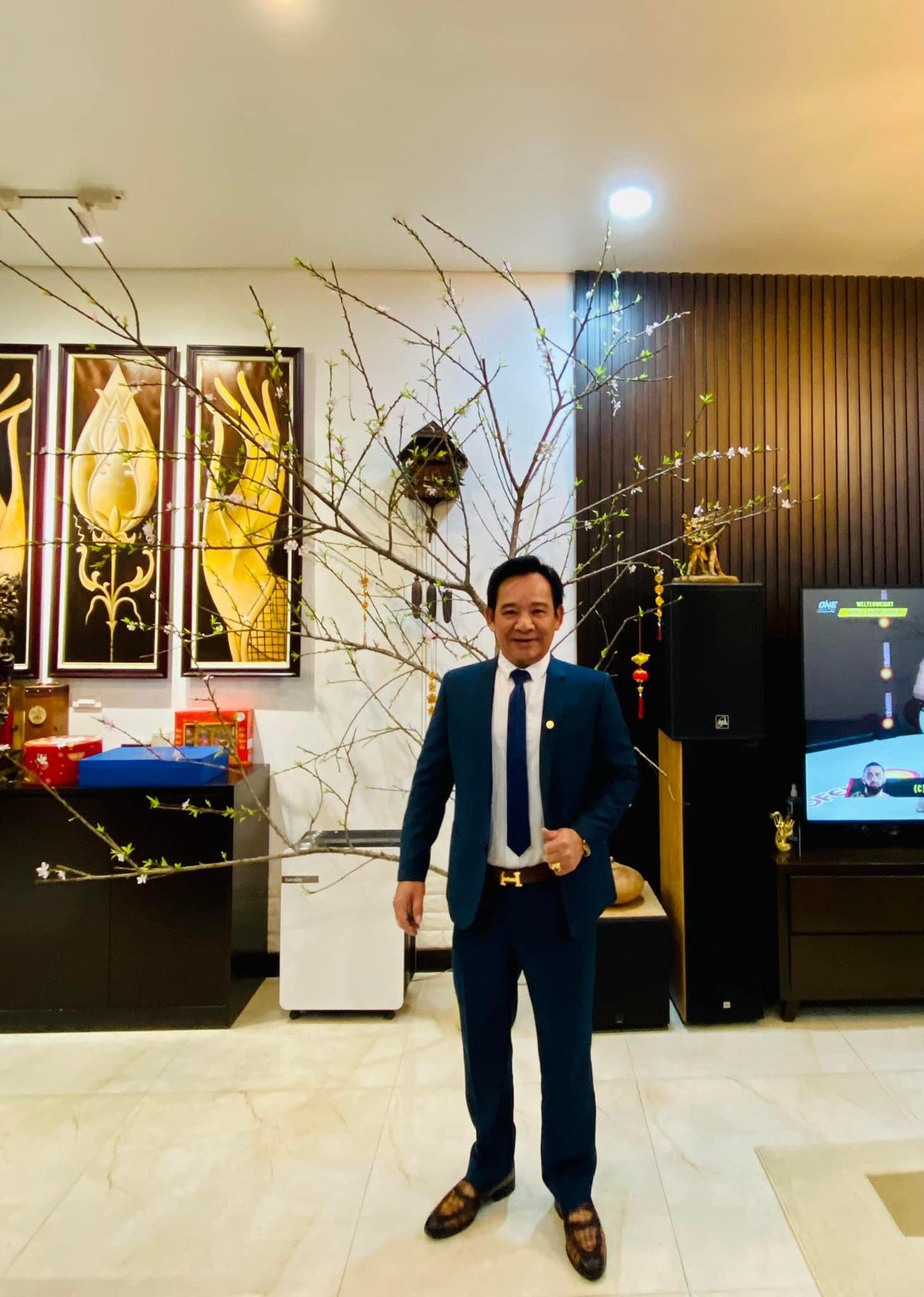 Bên trong biệt thự được trang bị đầy đủ tiện nghi. Bên trong biệt thự được trang bị đầy đủ tiện nghi.