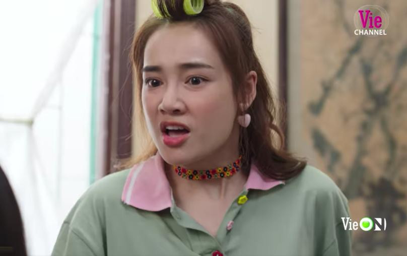 Vai diễn Báu của Nhã Phương trong bộ phim "Cây táo nở hoa". Vai diễn Báu của Nhã Phương trong bộ phim "Cây táo nở hoa".