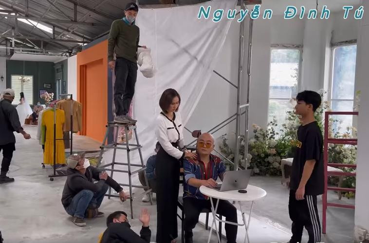 Hậu trường cảnh Duy cứu Trang ở "Thương ngày nắng về". Hậu trường cảnh Duy cứu Trang ở "Thương ngày nắng về".