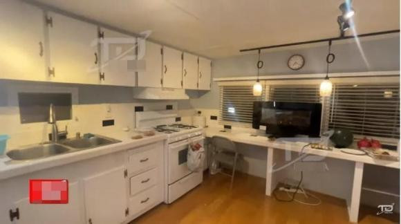 Căn nhà mới rộng rãi, được chuẩn bị đầy đủ đồ đạc trước khi Kim Ngân chuyển vào. (Ảnh: TD Media)